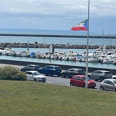 Front De Mer Avec Vue Sur Le Port Le Havre Exterior photo